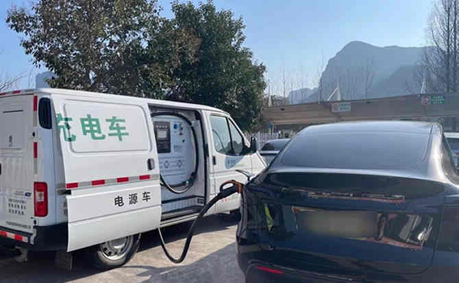 费县汽车搭电